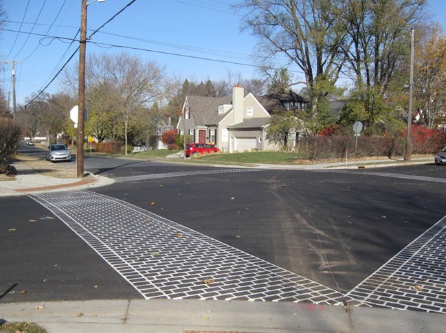 Edina – W. 44th St.
